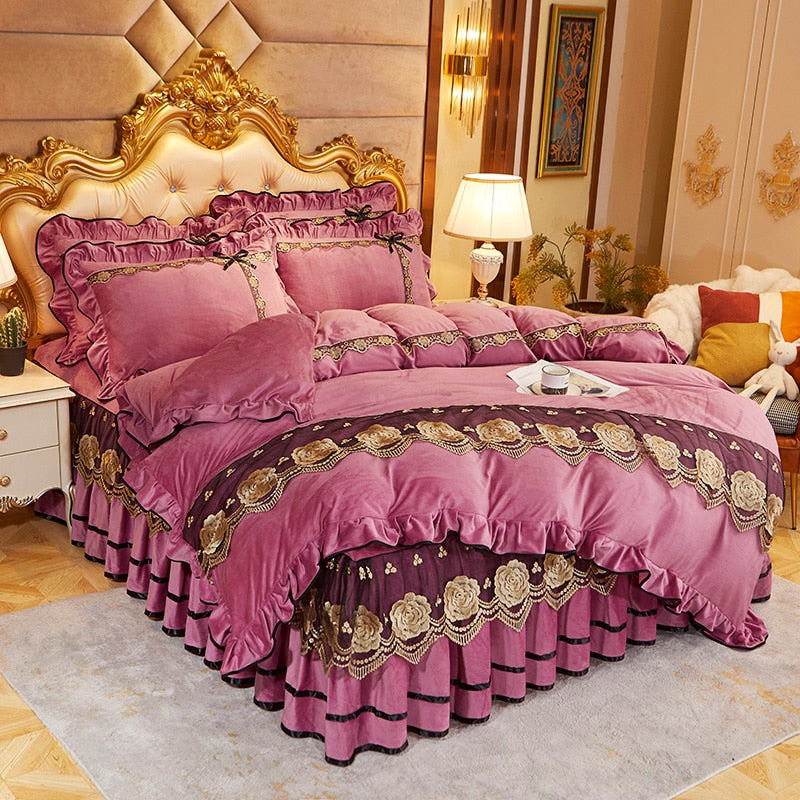NEW: A True Princess Style Lace Bedding Set Queen or King 3 Piece Set